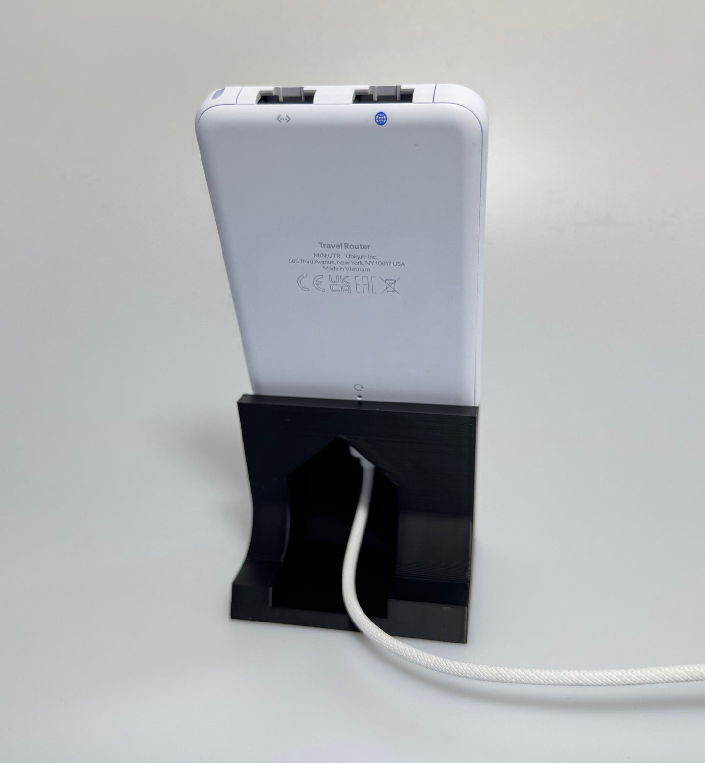 Unifi Travel Router Ständer ohne Rückenlehne